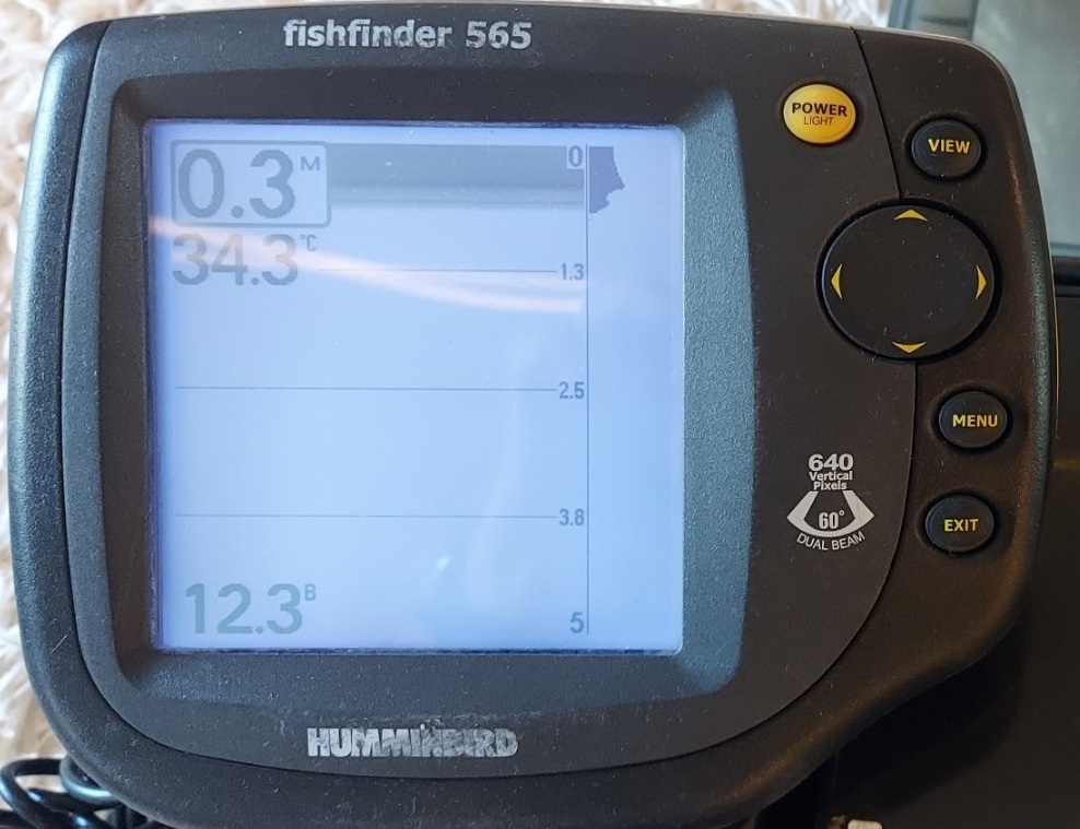 Эхолот humminbird fishfinder 565 с кейсом и аккумулятором 7Ач..jpg