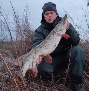 Денис Пивоварюк со щукой