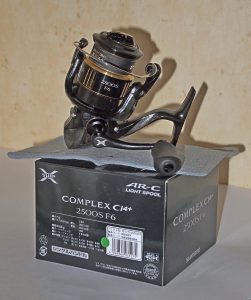 катушка размер 2500S для спиннинга окунь