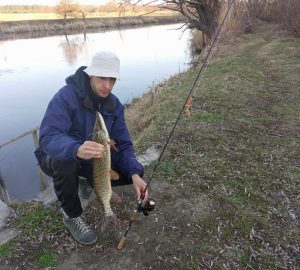 мелководный залив где искать щуку весной в теплой воде